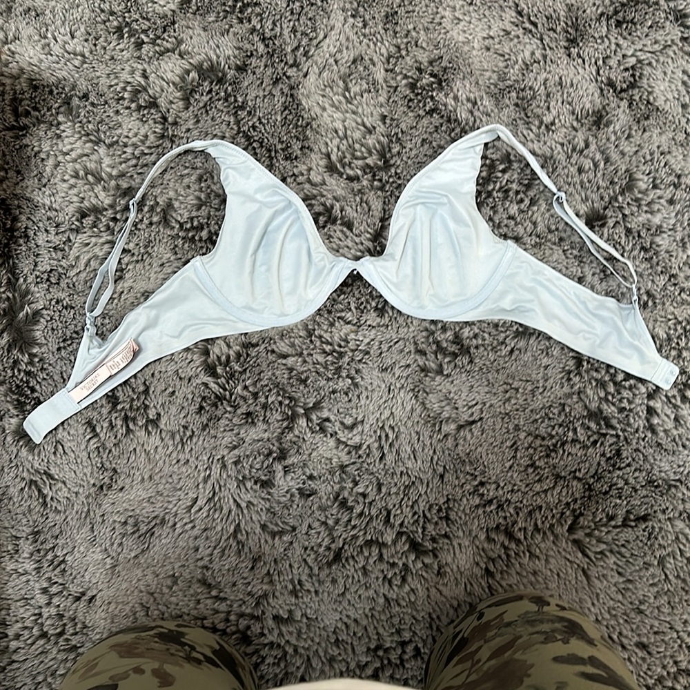 Victoria Secret Bra - Picture 4 of 6